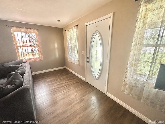 3rd image of 147 Myron St