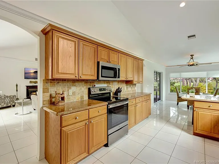 2018 NW Laurel Oak Ln — Photo 14