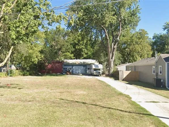 1003 NW B St, Blue Springs, MO 64015