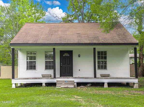 916 S Main St, Breaux Bridge, LA 70517