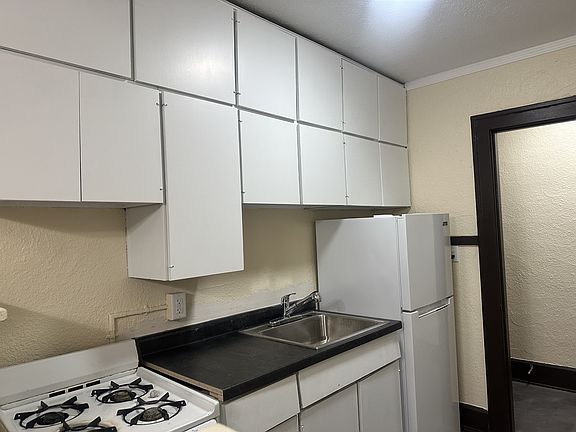 5th image of 1319 Charles St #7