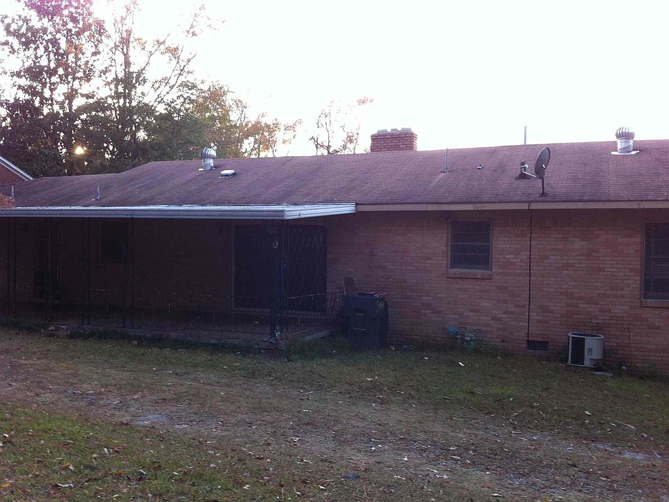 2nd image of 2238 Pinehurst Rd