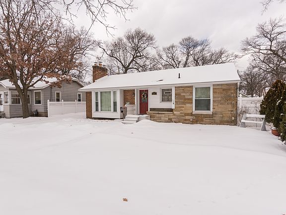 3rd image of 1144 E Forest Ave