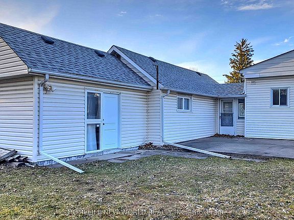 4th image of 11 Riverglen Dr
