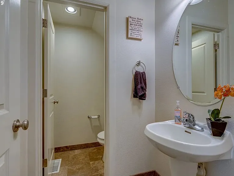 12114 NE 40th Cir — Photo 7