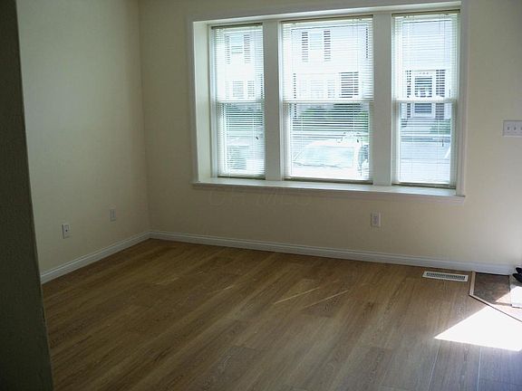 2nd image of 782 Cap Ln