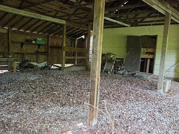 2nd image of 3865 Endsley Rd