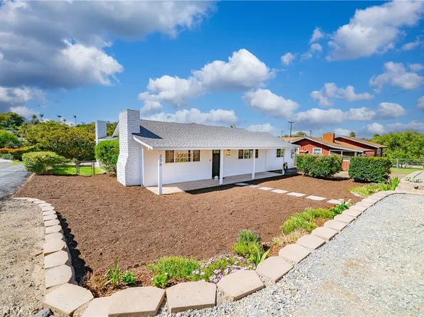 236 Hannalei Dr, Vista, CA 92083