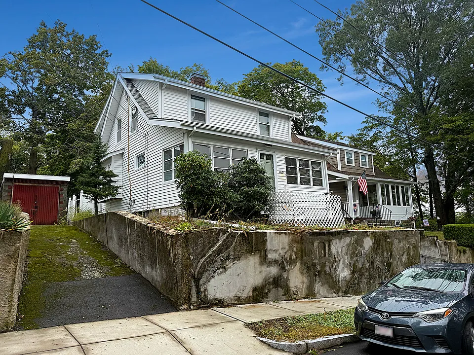 169 Pine St