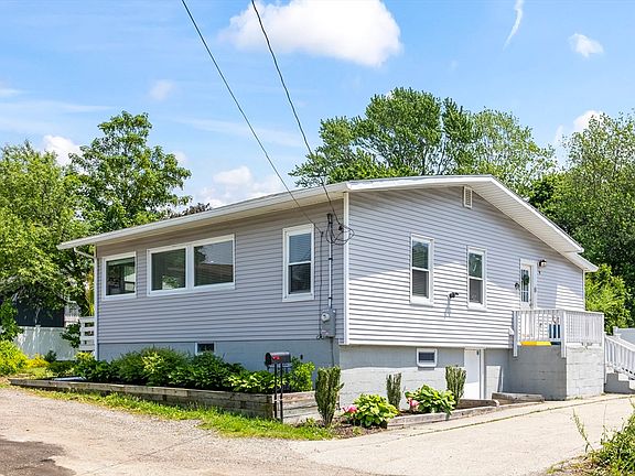 2nd image of 9 Mayflower Ave