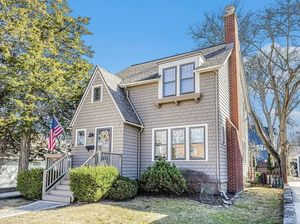 401 Berkley Ave, Ann Arbor, MI 48103