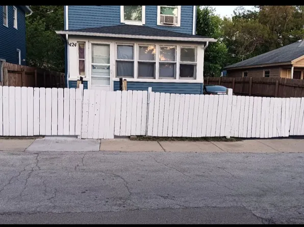 424 Titsworth Ct, Aurora, IL 60505