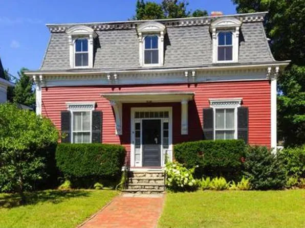 9 Vine St, Melrose, MA 02176