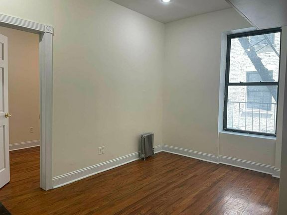 3rd image of 41 Saint Nicholas Ter APT 2A
