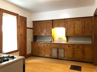 553 E Dover St, Milwaukee, WI 53207