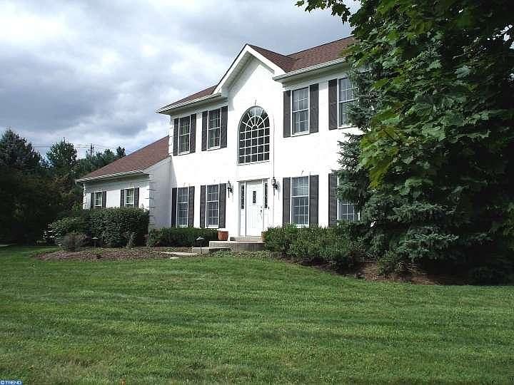 2nd image of 1050 Countess Dr