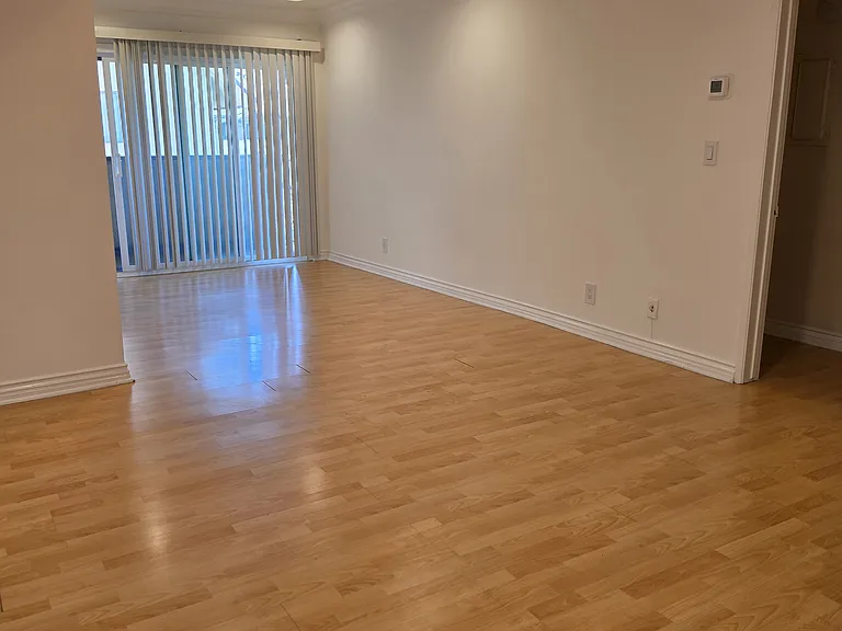 600 W Stocker St #316 — Photo 12