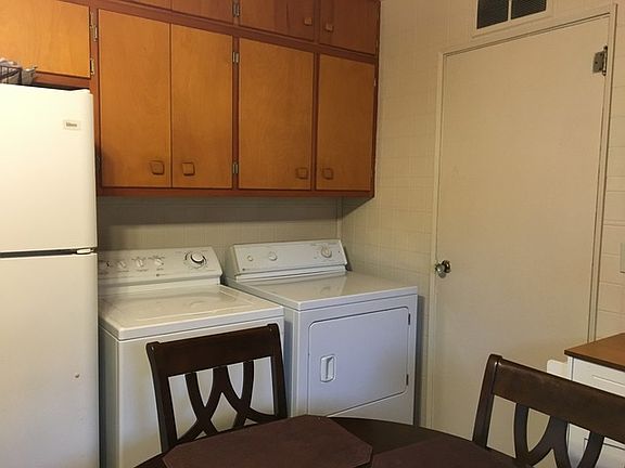 5th image of 208 W 2nd St