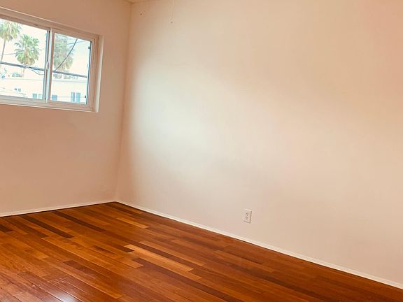 5th image of 1036 N Stanley Ave