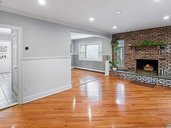 5th image of 2831 Clark Ave