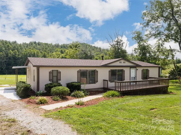 320 Bethany Church Rd, Fairview, NC 28730