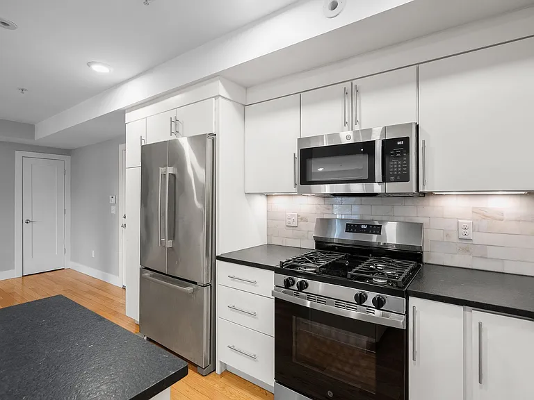 157 Hancock St #2 — Photo 5