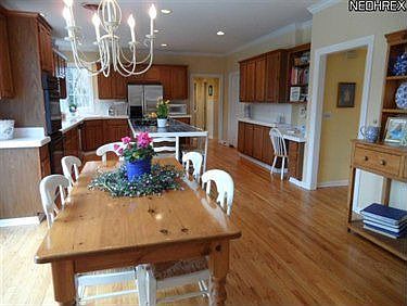 4th image of 407 Deer Ct