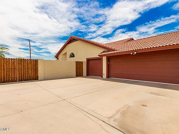 3rd image of 7439 N 79th Ln