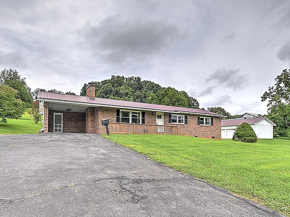 3rd image of 981 Island Rd
