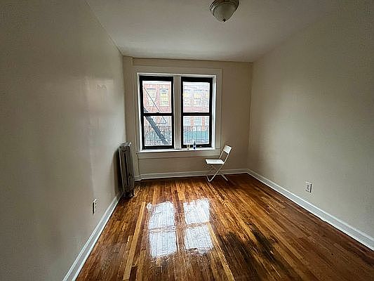 3rd image of 552 Parkside Ave APT B2