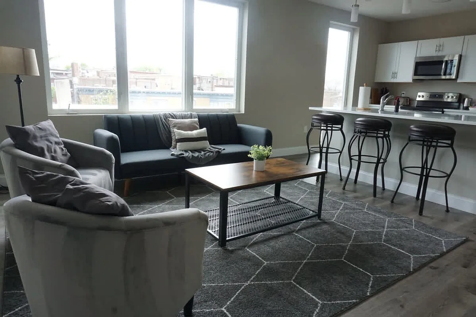 1 bed, 1.0 bath, 731 sqft, $3,623 — Photo 3