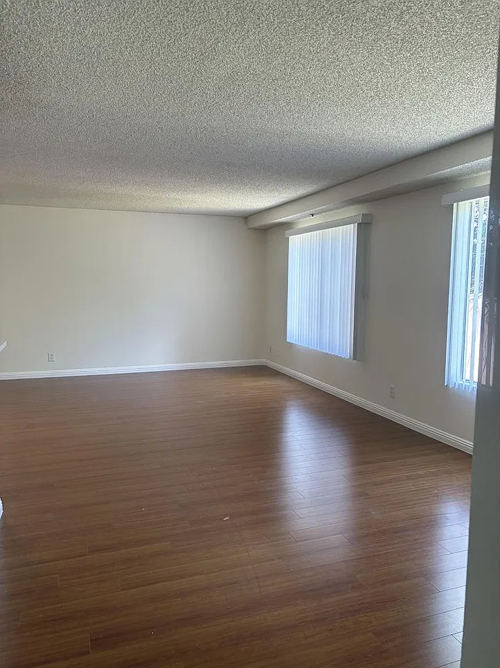 14142 Tiara Street — Photo 3