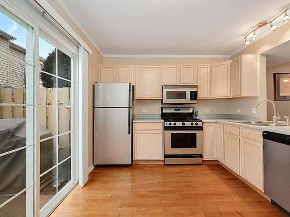 3rd image of 655 W Liberty St Unit D