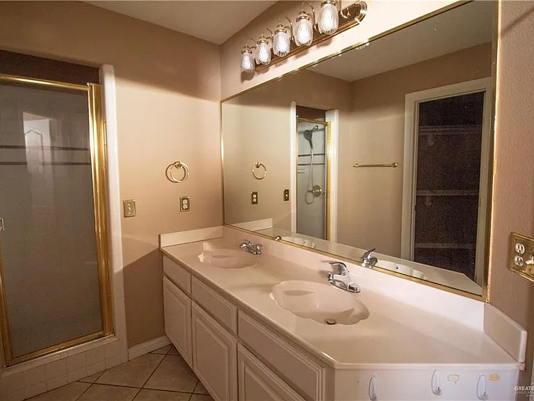 1905 Fawn Cir — Photo 8