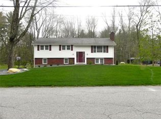 7 Maplewood Rd, Tewksbury, MA 01876