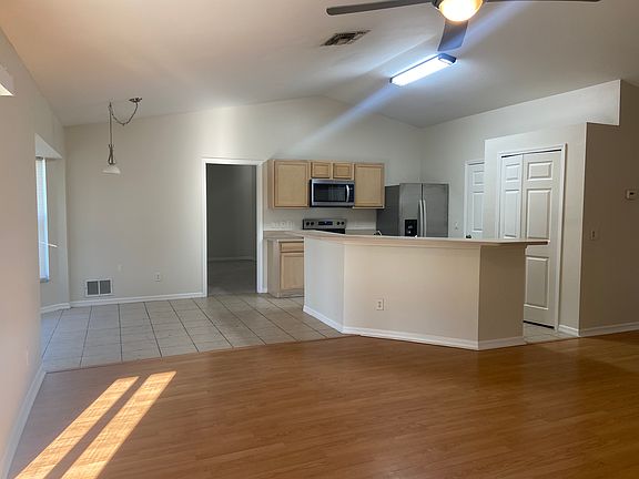 4th image of 120 NW 24th Ter