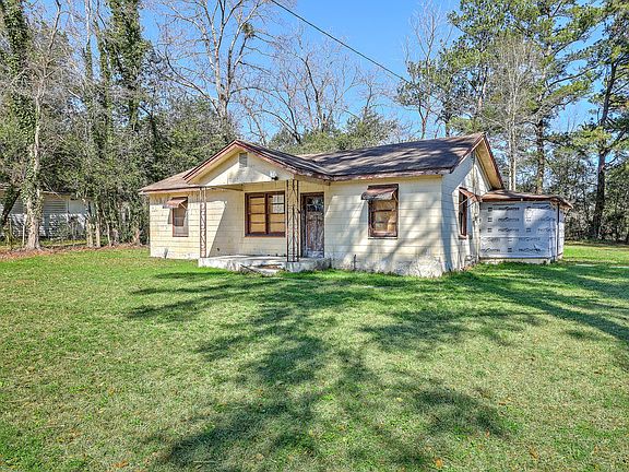 3rd image of 700 Peake St