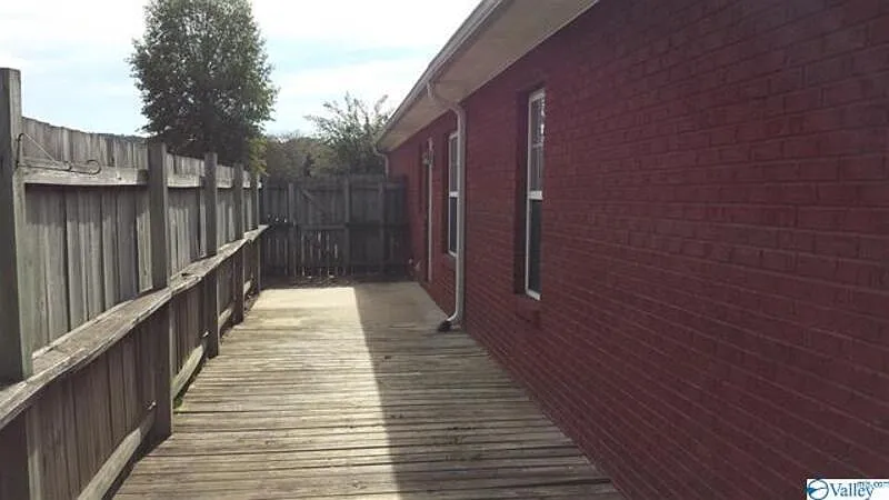 3 bed, 2.0 bath, 1566 sqft, $1,625 — Photo 4