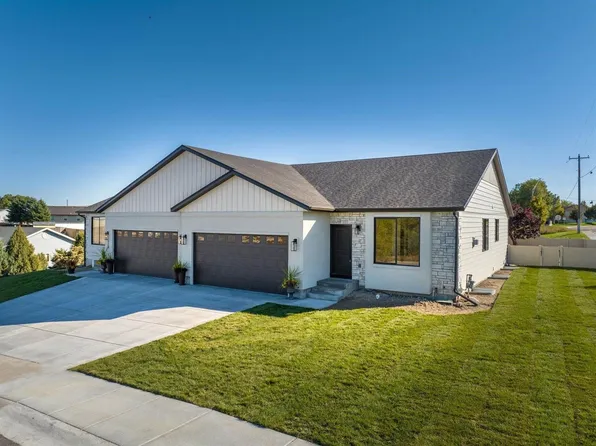 318 Lakeview Rd, American Falls, ID 83211