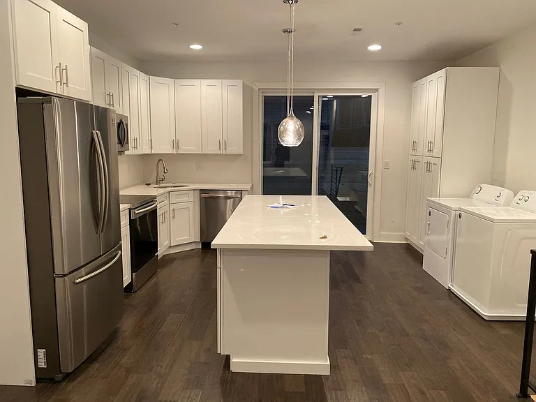 419 N Holly St — Photo 10