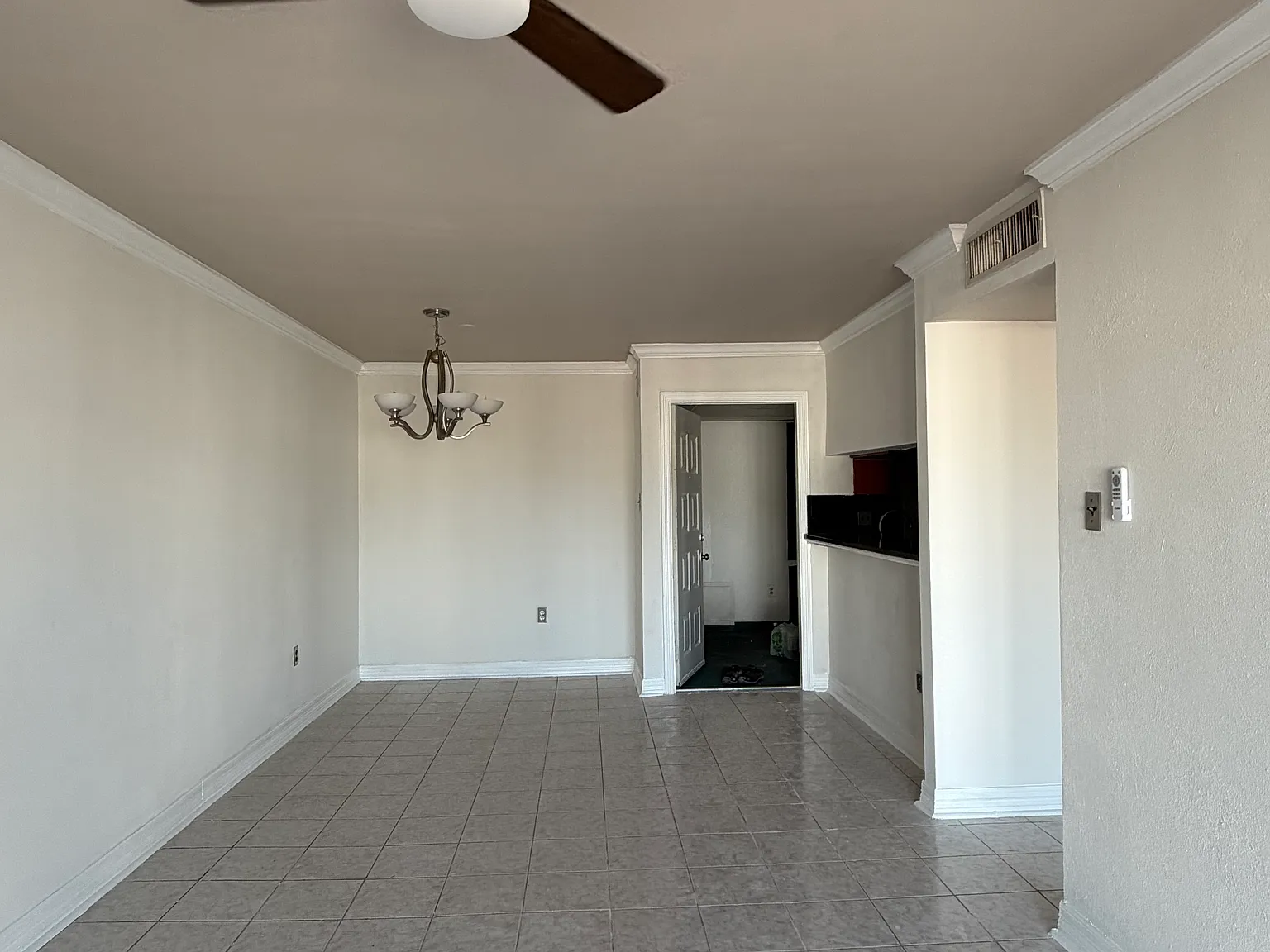 2 bed, 780 sqft, $1,200 — Photo 2