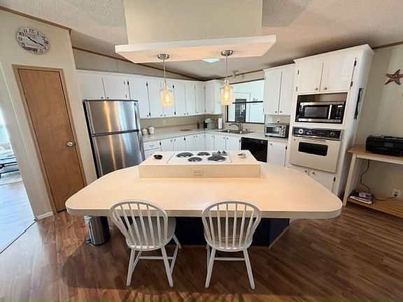 5th image of 3928 Santa Clara Ln #3928