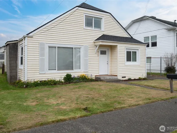 912 1st Street, Hoquiam, WA 98550