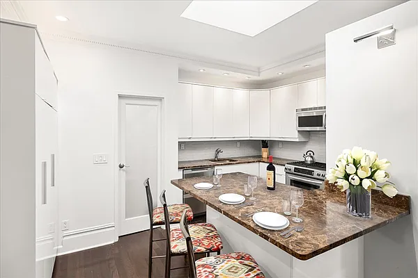 Rented by Compass | media 11