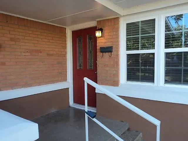 1128 SW 52nd St — Photo 10