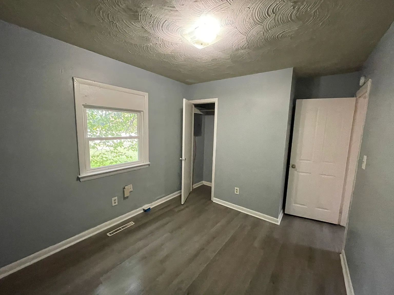 3 bed, 960 sqft, $1,535 — Photo 4