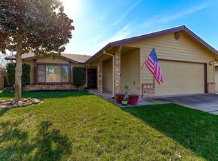 565 Monet Walk, Redding, CA 96001