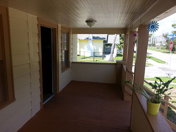 3rd image of 410 N Martin Luther King Jr Ave