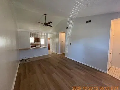 2 bed, 2.0 bath, 891 sqft, $1,000 — Photo 3