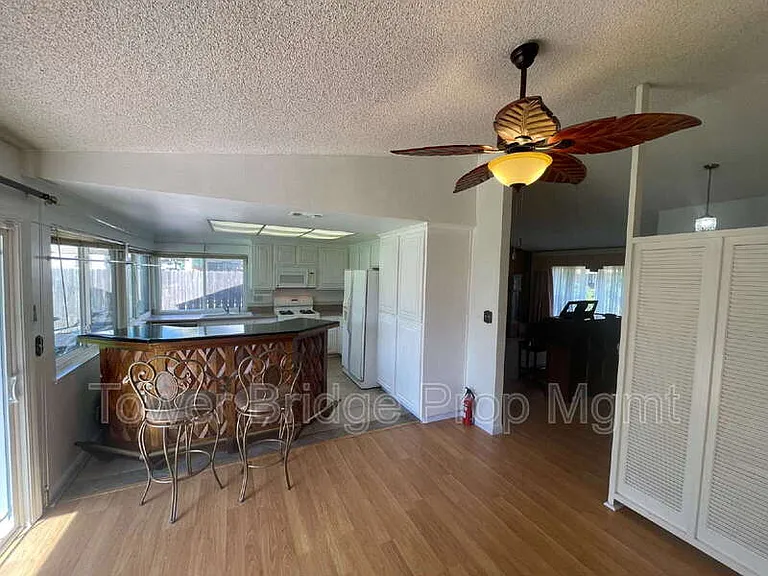 9400 Appalachian Dr — Photo 6